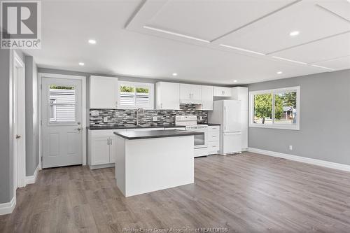 209 Dana Drive, Essex, ON - Indoor Photo Showing Kitchen