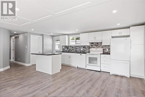 209 Dana Drive, Essex, ON - Indoor Photo Showing Kitchen