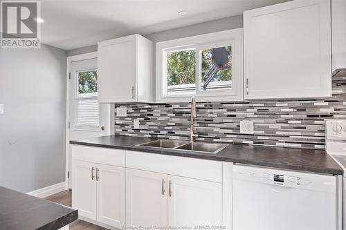 209 Dana Drive, Essex, ON - Indoor Photo Showing Kitchen With Double Sink