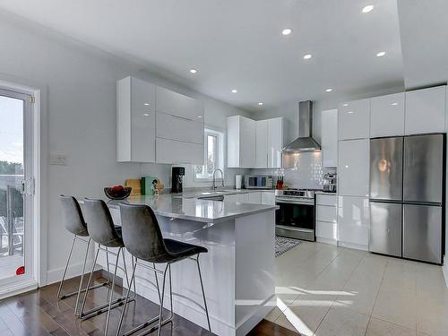 Cuisine - 3336 Rue De La Viorne, Saint-Bruno-De-Montarville, QC - Indoor Photo Showing Kitchen With Upgraded Kitchen