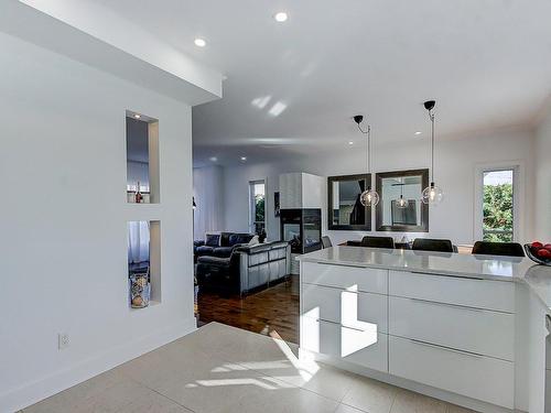 Cuisine - 3336 Rue De La Viorne, Saint-Bruno-De-Montarville, QC - Indoor Photo Showing Kitchen With Upgraded Kitchen