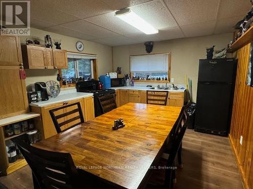 Pl21978 Denton Mc Me76, Timmins, ON - Indoor Photo Showing Dining Room