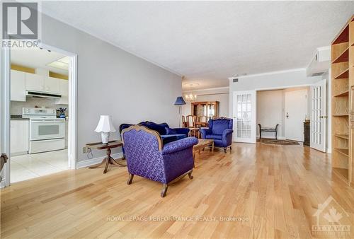 Ph9 - 1705 Playfair Drive, Ottawa, ON - Indoor Photo Showing Living Room