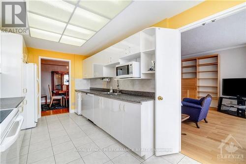 Ph9 - 1705 Playfair Drive, Ottawa, ON - Indoor Photo Showing Kitchen