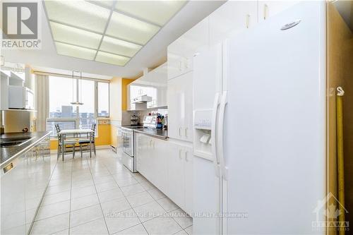 Ph9 - 1705 Playfair Drive, Ottawa, ON - Indoor Photo Showing Kitchen With Double Sink