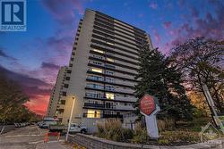 158A MCARTHUR AVENUE UNIT#905  Ottawa, ON K1L 7E7