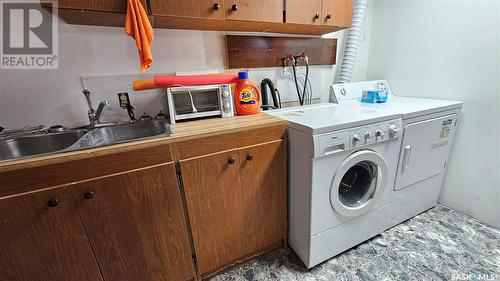 108 Railway Avenue E, Waldeck, SK - Indoor Photo Showing Laundry Room