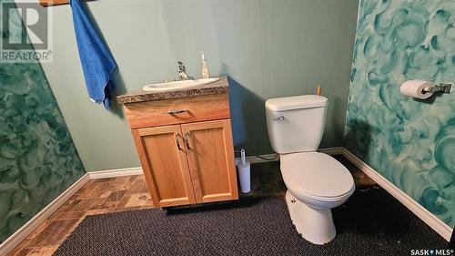 108 Railway Avenue E, Waldeck, SK - Indoor Photo Showing Bathroom