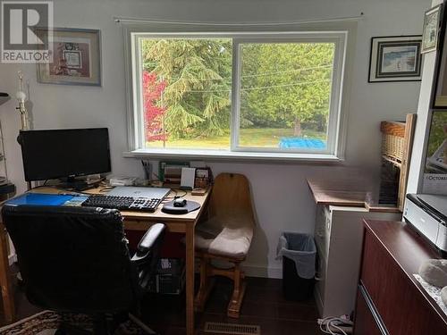 5277 Armstrong Crt, Powell River, BC - Indoor Photo Showing Office