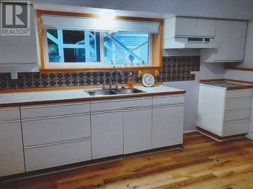 5277 Armstrong Crt, Powell River, BC - Indoor Photo Showing Kitchen With Double Sink