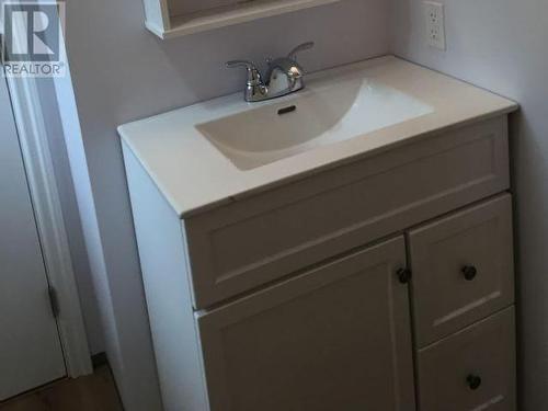 5277 Armstrong Crt, Powell River, BC - Indoor Photo Showing Bathroom