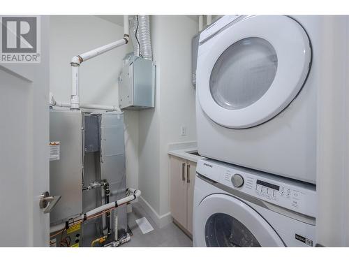 258 Bentgrass Avenue, Oliver, BC - Indoor Photo Showing Laundry Room