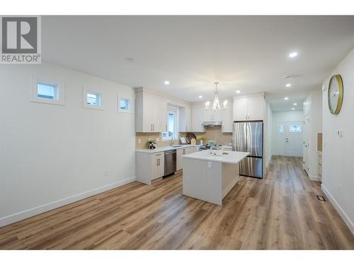 248 Bentgrass Avenue, Oliver, BC - Indoor Photo Showing Kitchen