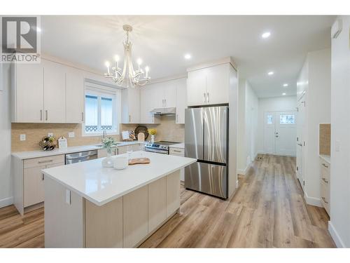 248 Bentgrass Avenue, Oliver, BC - Indoor Photo Showing Kitchen With Stainless Steel Kitchen With Upgraded Kitchen