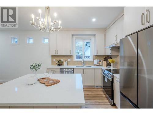 248 Bentgrass Avenue, Oliver, BC - Indoor Photo Showing Kitchen With Stainless Steel Kitchen With Upgraded Kitchen