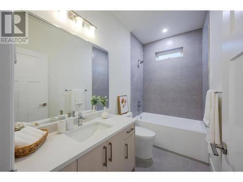 248 Bentgrass Avenue, Oliver, BC - Indoor Photo Showing Bathroom