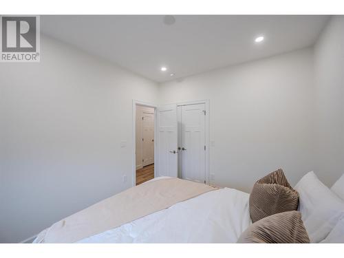 248 Bentgrass Avenue, Oliver, BC - Indoor Photo Showing Bedroom