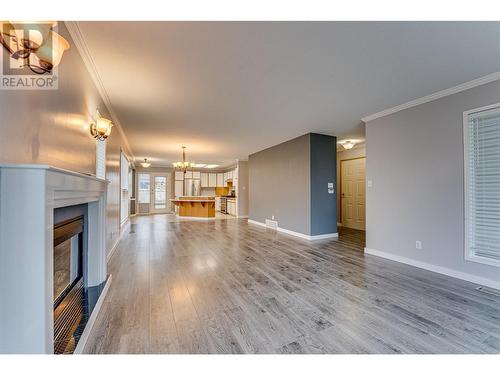 1404 12 Street, Vernon, BC - Indoor Photo Showing Living Room With Fireplace