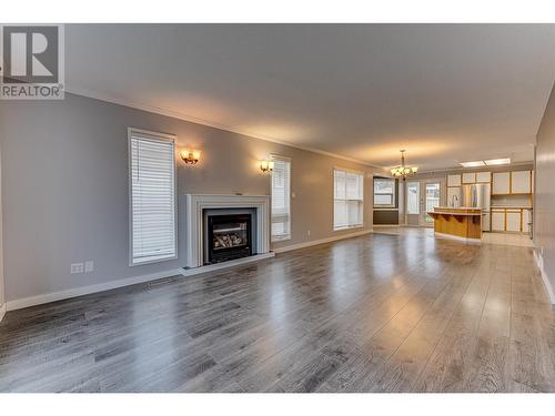 1404 12 Street, Vernon, BC - Indoor Photo Showing Living Room With Fireplace