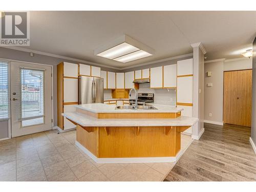 1404 12 Street, Vernon, BC - Indoor Photo Showing Kitchen