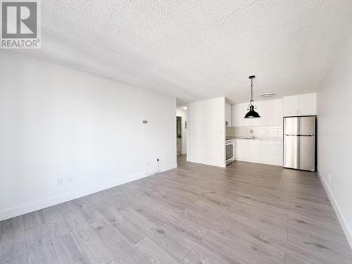 804 145 St. Georges Avenue, North Vancouver, BC - Indoor