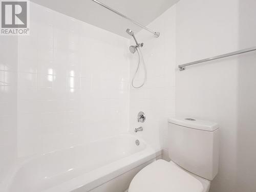 804 145 St. Georges Avenue, North Vancouver, BC - Indoor Photo Showing Bathroom