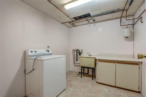 610 Vedette Drive, Penticton, BC - Indoor Photo Showing Laundry Room