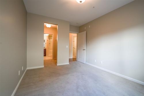 205-3010 35 Street, Vernon, BC - Indoor Photo Showing Other Room