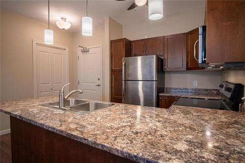 205-3010 35 Street, Vernon, BC - Indoor Photo Showing Kitchen With Double Sink With Upgraded Kitchen