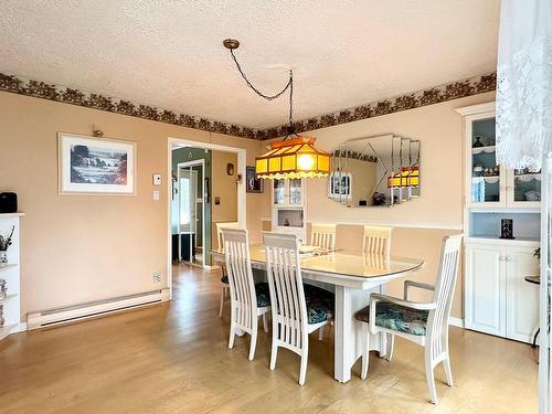 Dining room - 1052 Ch. De La Rivière, Val-David, QC - Indoor Photo Showing Dining Room