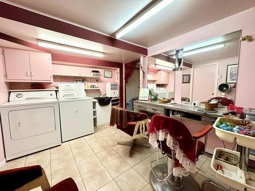 Office - 1052 Ch. De La Rivière, Val-David, QC - Indoor Photo Showing Laundry Room