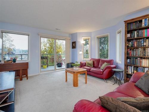 301-3157 Tillicum Rd, Saanich, BC - Indoor Photo Showing Living Room