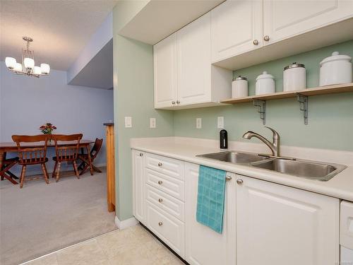 301-3157 Tillicum Rd, Saanich, BC - Indoor Photo Showing Kitchen With Double Sink