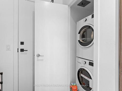 2906-55 Mercer St, Toronto, ON - Indoor Photo Showing Laundry Room