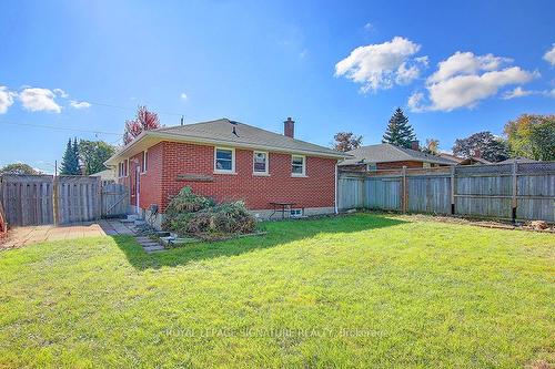 Main-352 Garden Crt, Oshawa, ON - Outdoor