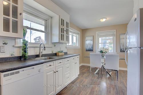 Main-352 Garden Crt, Oshawa, ON - Indoor Photo Showing Kitchen