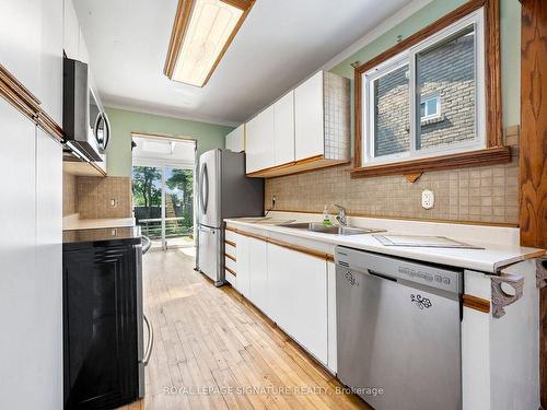 17 Shelley Lane, Barrie, ON - Indoor Photo Showing Kitchen With Double Sink