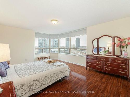 1705-35 Kingsbridge Garden Circ, Mississauga, ON - Indoor Photo Showing Bedroom