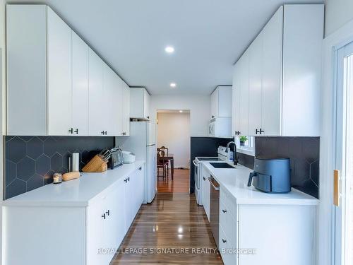 Main-1737 Branchwood Park, Mississauga, ON - Indoor Photo Showing Kitchen