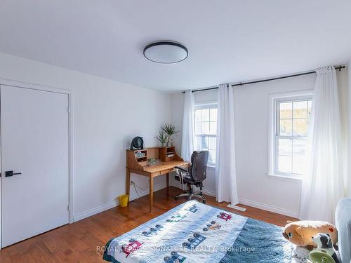 Main-1737 Branchwood Park, Mississauga, ON - Indoor Photo Showing Bedroom