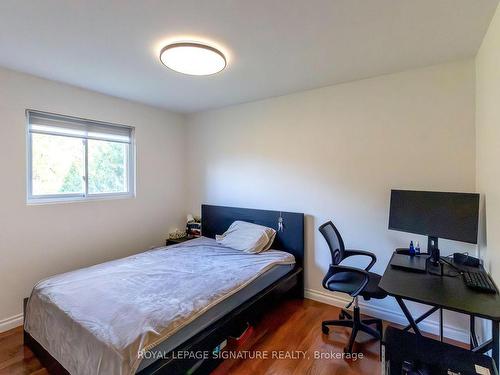 Main-1737 Branchwood Park, Mississauga, ON - Indoor Photo Showing Bedroom