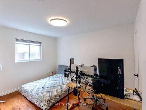 Main-1737 Branchwood Park, Mississauga, ON - Indoor Photo Showing Bedroom