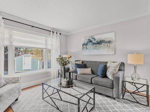 4 Downey Dr, Caledon, ON - Indoor Photo Showing Living Room