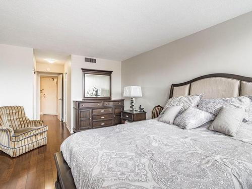 316-1333 Bloor St, Mississauga, ON - Indoor Photo Showing Bedroom