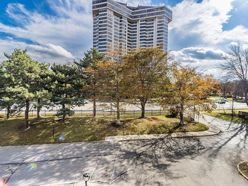 316-1333 Bloor St, Mississauga, ON - Outdoor With View