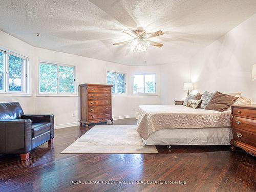 1460 Bancroft Dr, Mississauga, ON - Indoor Photo Showing Bedroom