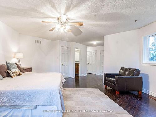 1460 Bancroft Dr, Mississauga, ON - Indoor Photo Showing Bedroom