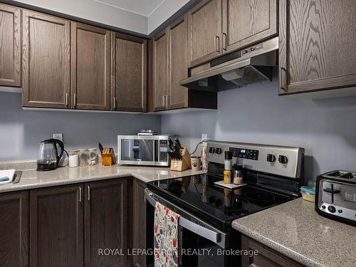 141 Clark St, Shelburne, ON - Indoor Photo Showing Kitchen