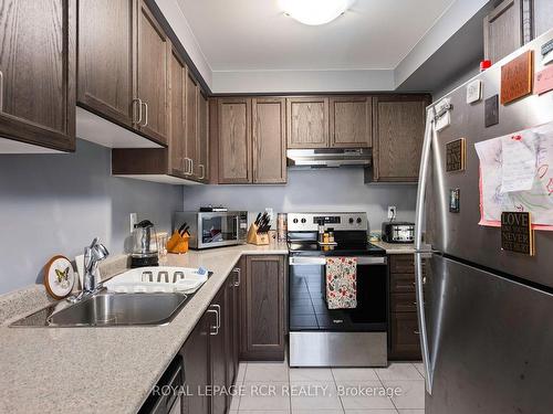 141 Clark St, Shelburne, ON - Indoor Photo Showing Kitchen With Stainless Steel Kitchen