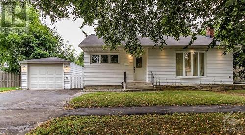 1952 Olympia Crescent, Ottawa, ON - Outdoor